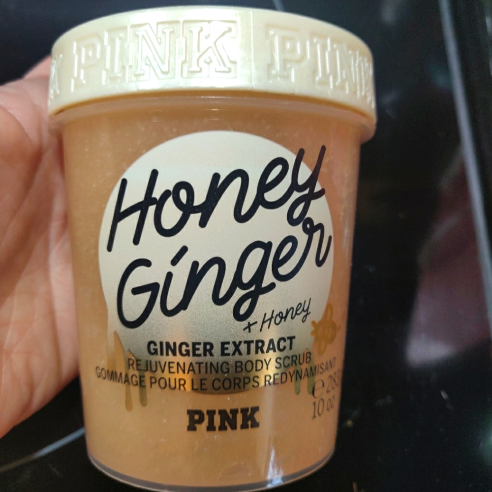 VS Pink Honey Ginger Scrub